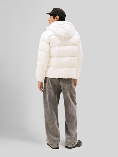 Tommy Jeans Relaxed Fit Daunenjacke mit Kapuze Offwhite 5