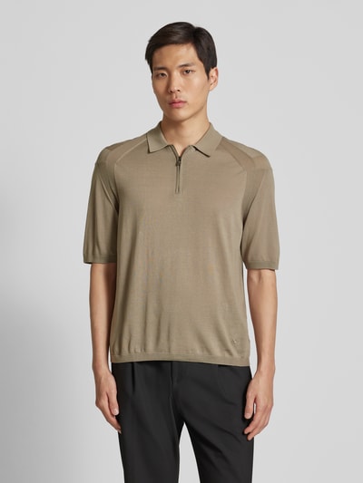 Emporio Armani Slim Fit Poloshirt mit Reißverschluss und Seiden-Anteil Taupe 4