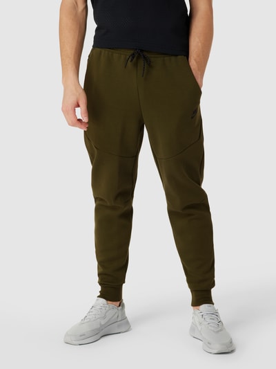 Nike Tech Sweatpants mit Label-Print Oliv 4