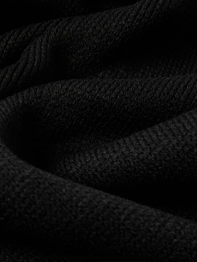 Produktfoto, Set aus Schal und Mütze mit Geschenkbox von bugatti, Feinstrick, schwarze Farbe, weiche Textur, klassischer Stil, Geschenkset