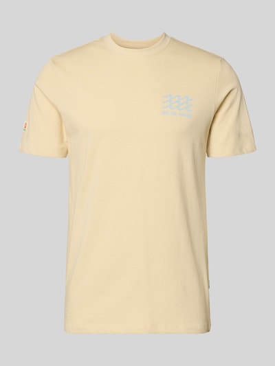 Produktfoto, Herren T-Shirt aus Reine Baumwolle im Regular-Fit, T-Shirt mit Motiv-Print Modell 'SUN ISLAND' von Blend, Rundhalsausschnitt, helle Farbe, glatte Textur, Rückenlänge 71 cm bei Größe M.