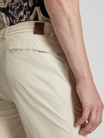 g1920 Spodnie o kroju slim fit w jednolitym kolorze model ‘TAIKAN’ Piaskowy 3
