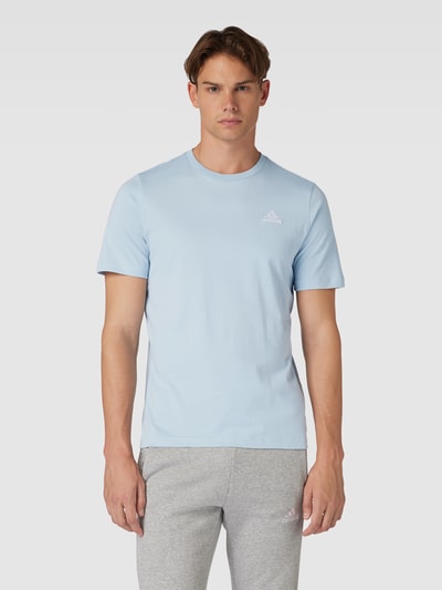 ADIDAS SPORTSWEAR T-Shirt mit Label-Stitching Hellblau 4