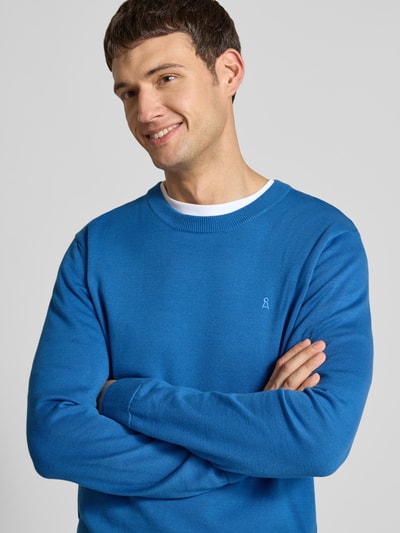 Armedangels Sweter z dzianiny o kroju regular fit z czystej bawełny model ‘LOUKAA’ Królewski niebieski 3