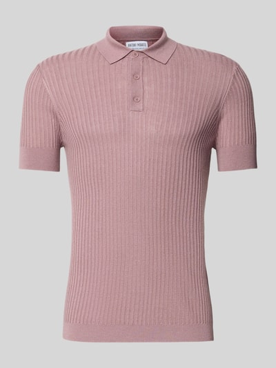 Produktfoto, Slim Fit Poloshirt aus Viskose-Mix mit Leinen-Anteil von Antony Morato in Altrosa mit Strick-Optik, Polokragen, Rückenlänge bei Größe M: 70 cm