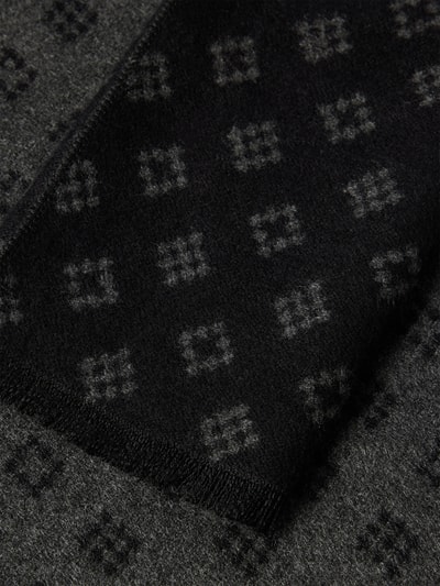 Christian Berg Men Szal z wiskozy ze wzorem na całej powierzchni Czarny 2