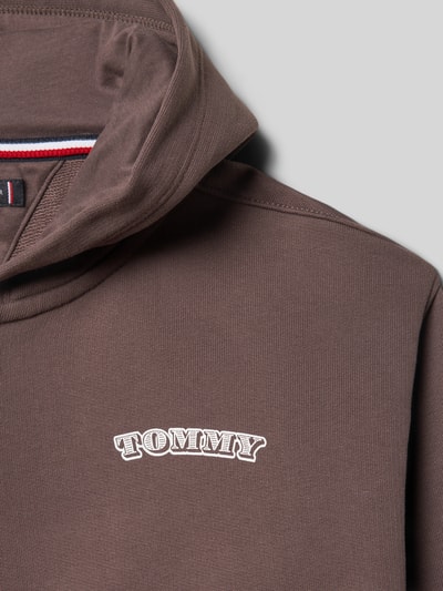 Produktfoto, Regular Fit Sweatjacke aus reiner Baumwolle od Tommy Hilfiger Teens, efekt: jednolity kolor, zamek błyskawiczny, napisem z logo, wyhaftowane logo, kaptur, długi rękaw, prążkowane wykończenia, wpuszczane kieszenie, dzianina dresowa z bawełny.