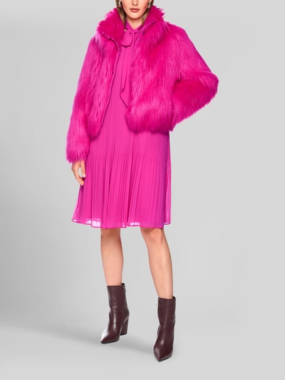 Marc Cain Webpelzjacke mit hohem Stehkragen Pink 1