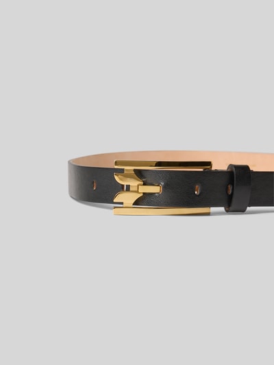 Produktfoto, Gürtel mit Dornschließe von Victoria Beckham, schwarzes Strukturmuster, schmale Passform, goldene Schnalle, glänzendes Design, Logo-Detail, Breite 2 cm