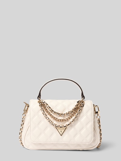 Productfoto, Shoulder Bag mit Logo-Detail Model 'Giully' van GUESS in crème met stiksels, goudkleurige ketting, afneembare schouderband, hoofdvak met overslag, breedte 24 cm, lengte 16 cm, diepte 6 cm, bandlengte 116 cm