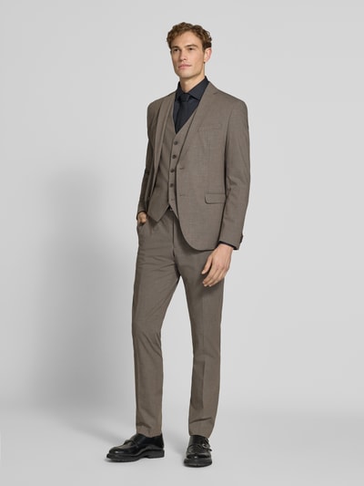 Männermodel trägt bruine slim fit pantalon met wol, model 'ULTIMATE' van s.Oliver BLACK LABEL, Heren, Ganzkörperansicht von vorne.