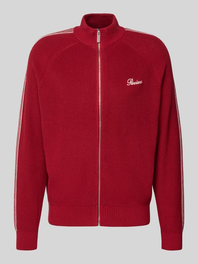 Produktfoto, Regular Fit Jacke in Strick-Optik Modell 'Retro' von REVIEW in Rot mit Reißverschluss, Stehkragen, Logo-Stitching, Baumwolle