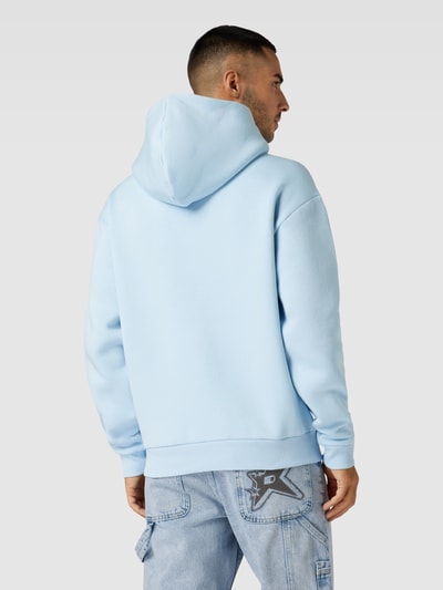 REVIEW Hoodie mit Label-Applikation  Eisblau 5