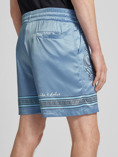 CARLO COLUCCI Regular Fit Shorts mit Motiv- und Label-Print Hellgrau 3