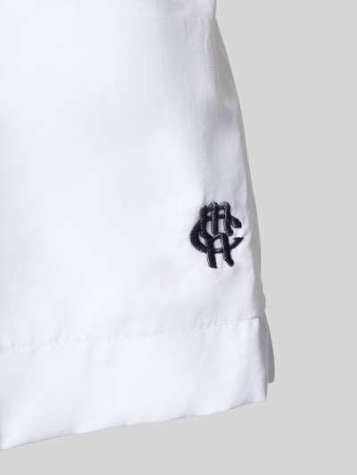 Produktfoto, Badehose mit elastischem Bund und Tunnelzug von MCNEAL aus weißem Baumwoll-Mix mit gesticktem Logo, Regular-Fit