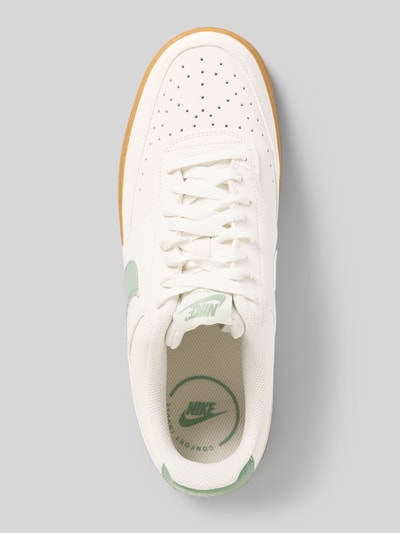 Produktfoto, Sneaker mit Logo und Gummisohle Modell 'Court Vision Low' von Nike in Weiß mit grünen Details, Abgerundete-Spitze, Schnürung, Herren, Absatzhöhe: 2 cm, Schafthöhe: 8 cm, Schaftweite: 6 cm