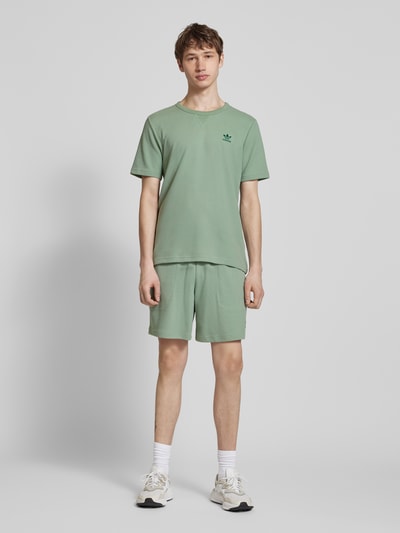 adidas Originals Regular fit sweatshorts met structuurmotief Lindegroen - 1