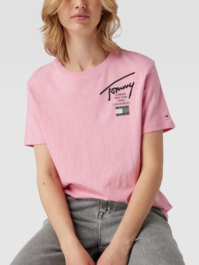 Tommy Jeans T Shirt mit Logo Detail in metallic pink online kaufen