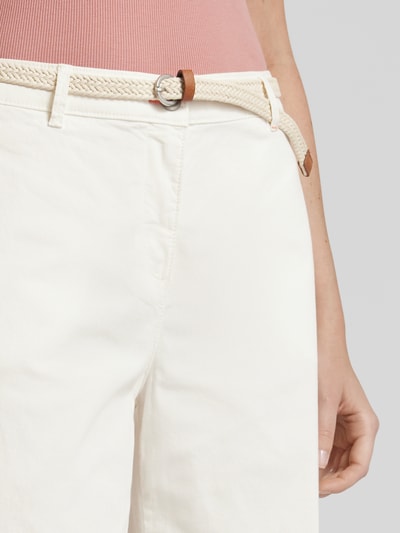 Christian Berg Woman Bermudas in unifarbenem Design mit Gürtel Offwhite 3