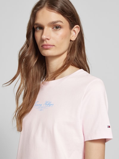 Tommy Hilfiger T-Shirt mit Label-Print Rosa 3