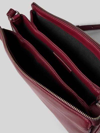 LIEBESKIND BERLIN Crossbody Bag mit Logo-Prägung Modell 'Nina' Bordeaux 5