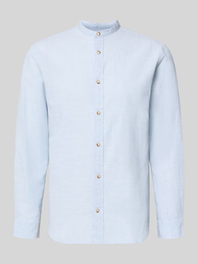 Produktfoto, Regular Fit Freizeithemd aus Baumwoll-Leinen-Mix von Jack & Jones in Hellblau mit Stehkragen und Knopfleiste, glatte Textur. Modell SUMMER LINEN BLEND, Länge 75 cm, Schulterbreite 46 cm, Ärmellänge 65 cm.