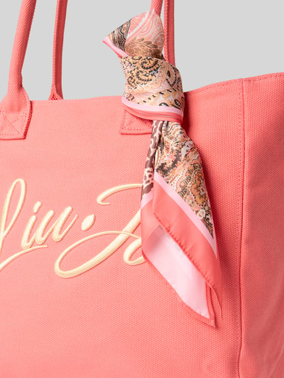 Produktfoto, torba shopper z bawełny Liu Jo White, wyhaftowane logo, uchwyt, model 'PLENTIA', szerokość w rozmiarze 1: 36 cm, długość 33 cm, głębokość 17 cm, długość paska na ramię 60 cm, główna przegroda z zamkiem błyskawicznym