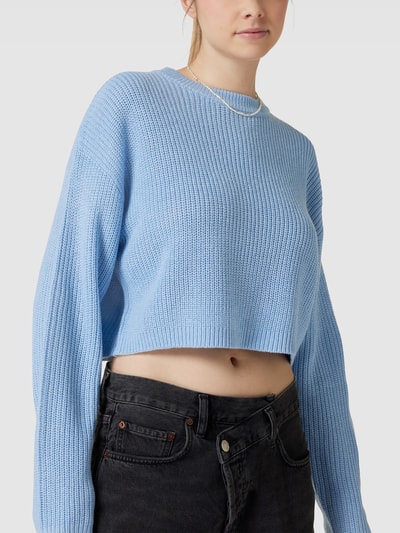 Only Cropped Strickpullover in Ripp-Optik Hellblau 3