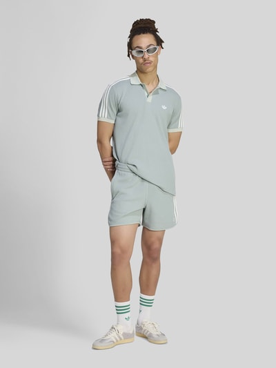adidas Originals Loose Fit Sweatshorts mit Baumwoll-Anteil Schilf 1