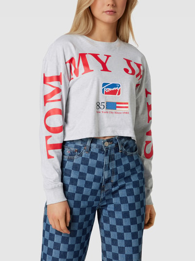 Tommy Jeans Cropped Longsleeve mit Label-Print Hellgrau Melange 4