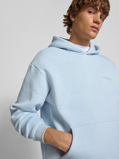 REVIEW Bluza z kapturem z napisem Lodowy błękitny 3