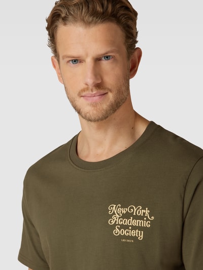 Les Deux T-Shirt mit Statement-Label-Print Modell 'New York' Oliv 3