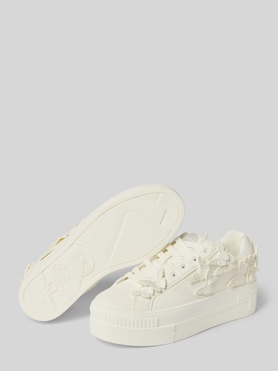 Produktfoto, Sneaker mit Plateausohle Modell 'PAIRED BUTTERFLY' von Buffalo, kremowy kolor, zaokrąglony nosek, sznurowanie, wysokość obcasa w rozmiarze 40: 5 cm, wysokość cholewki w rozmiarze 40: 7 cm, szerokość w rozmiarze 40: 7 cm, faktura z motywem motyli
