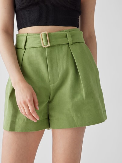 Vince Shorts mit Gürtel Gruen 6