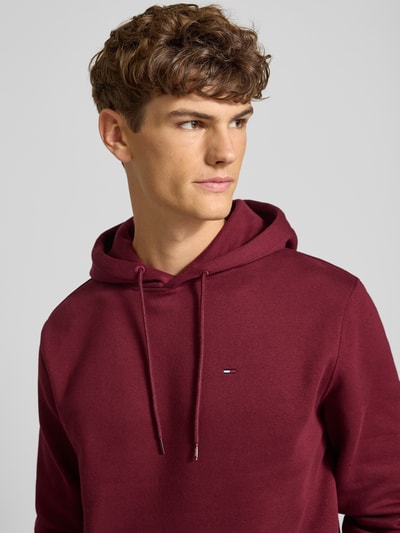 Tommy Jeans Regular Fit Hoodie aus Baumwoll-Mix Bordeaux 3