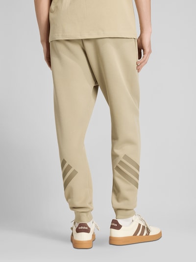 adidas Sportswear Regular Fit Sweathose mit Tunnelzug Oliv 5