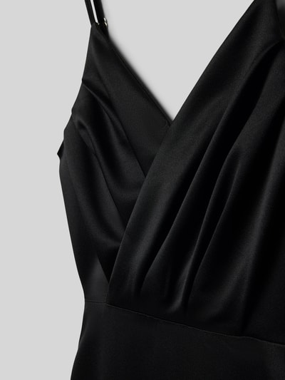 Produktfoto, czarny Regular Fit Abendkleid mit V-Ausschnitt od G.O.L., satyna, taliowany krój, regulowane ramiączka, zakładki, zamek, długość pleców w rozmiarze 140: 115 cm, gładka tekstura