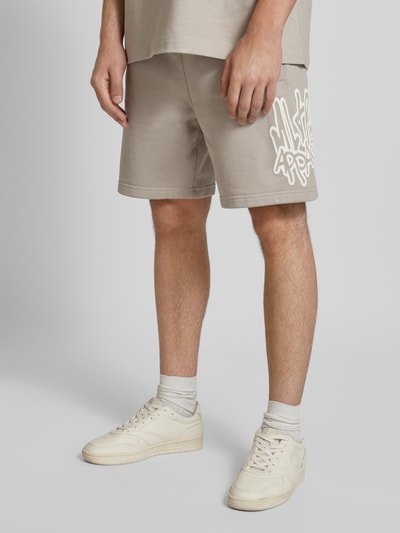 Multiply Apparel Sweatshorts mit Label-Print Beige 4