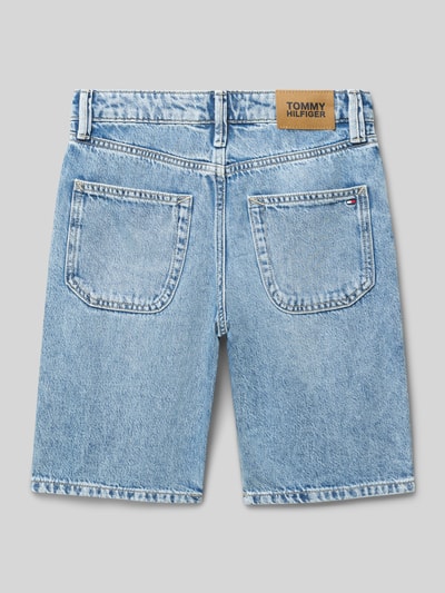 Produktfoto, Straight Fit Jeansshorts aus Baumwoll-Lyocell-Mix von Tommy Hilfiger Teens in Denim-Optik mit Label-Patch und Logo-Stitching, 5-Pocket-Design