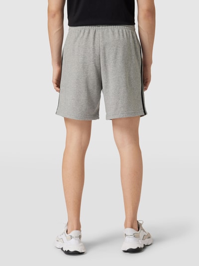 ADIDAS SPORTSWEAR Sweatshorts mit Label-Stitching Mittelgrau Melange 5