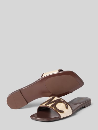 Produktfoto, Sandalette aus Leder-Textil-Mix mit Label-Detail von Marc Cain Bags & Shoes, Schlupfform, glatte Sohle, Absatzhöhe 1 cm, beige-braune Farben
