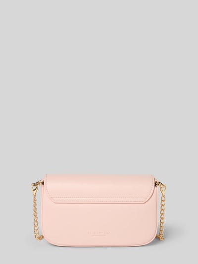 Produktfoto, Crossbody Bag mit Innenfach Modell 'VANJA' von Seidenfelt, rosa Farbe, goldfarbener Gliederketten-Schulterriemen, Hauptfach mit Überschlag und Magnetverschluss, Szerokość w rozmiarze 1: 19 cm, długość 12 cm, głębokość 5 cm, długość paska 115 cm, tekstura gładka