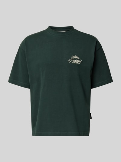 Produktfoto, T-Shirt mit Label-Stitchings und Rundhalsausschnitt von PROHIBITED aus reiner Baumwolle in Dunkelgrün, Regular Fit, glatte Textur