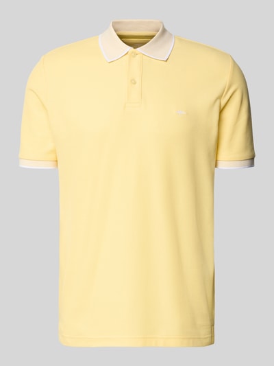 Produktfoto, Modern Fit Poloshirt mit Stitching von Fynch-Hatton in Hellgelb, reine Baumwolle, Polokragen und Knopfleiste, neutrale Struktur