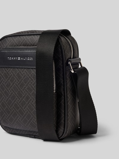 Tommy Hilfiger Umhängetasche in Leder-Optik BLACK 3