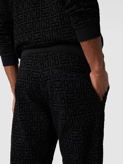 Christian Berg Men Sweatpants mit fein strukturiertem Muster Black 3