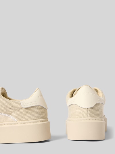 Produktfoto, sneakersy z naturalnej skóry Model 'LE PROMENEUR' od RETERNITY, beżowe odcienie, zaokrąglony krój, wiązanie, gładka podeszwa, wysokość obcasa 4 cm, wysokość cholewki 7 cm, szerokość w rozmiarze 44: 9 cm