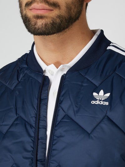 adidas Originals Bomber mit Steppnähten - wattiert Dunkelblau 4