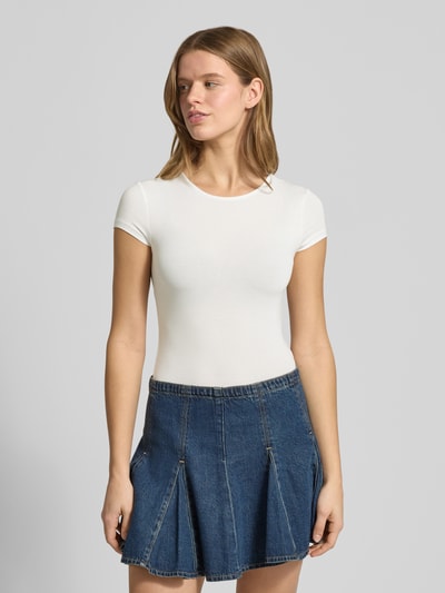 Gina Tricot T-shirt o kroju slim fit z mieszanki modalu Złamany biały 4