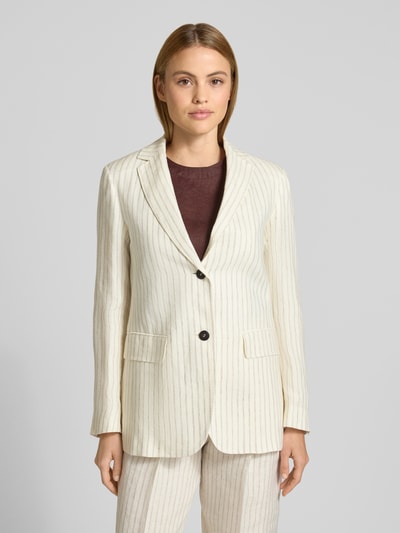 Vrouwenmodel draagt Regular Fit Longblazer uit puur linnen model 'ELOGIO' van Max Mara met all-over krijtstreepmotief, reverskraag, rugsplit, 2-knoopsluiting, lange mouw, sierknopen, klepzakken; materiaal: linnen. Ganzkörperansicht van voren.